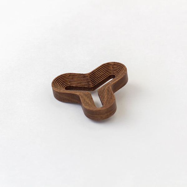 STEPS ブローチ SAN